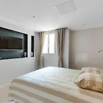 블루 나이트 아파트먼트 108 *
