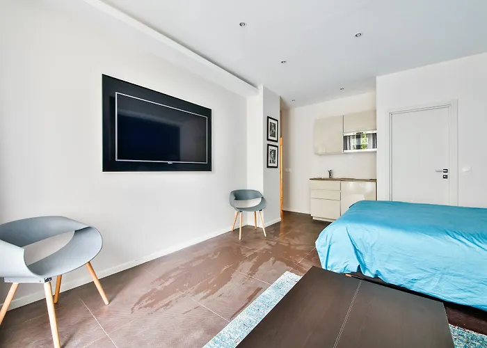 Blue Nights 108 * Paříž