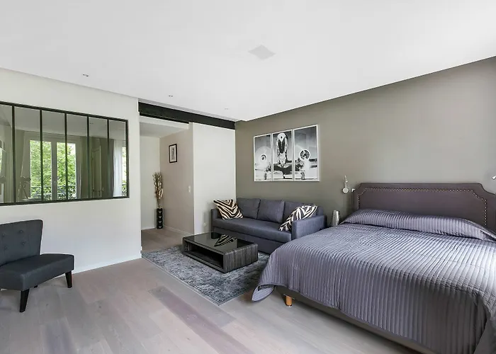 호텔 블루 나이트 아파트먼트 108 파리