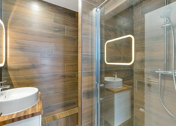 블루 나이트 아파트먼트 108