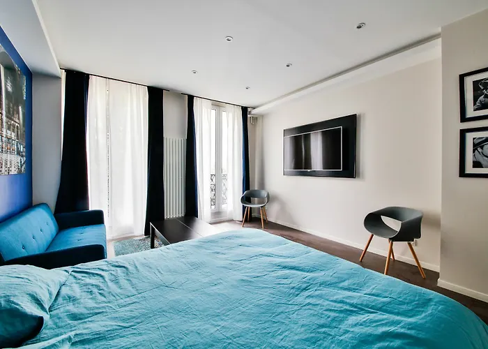 블루 나이트 아파트먼트 108 호텔 *