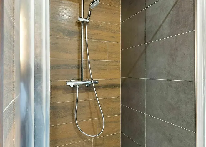 호텔 블루 나이트 아파트먼트 108