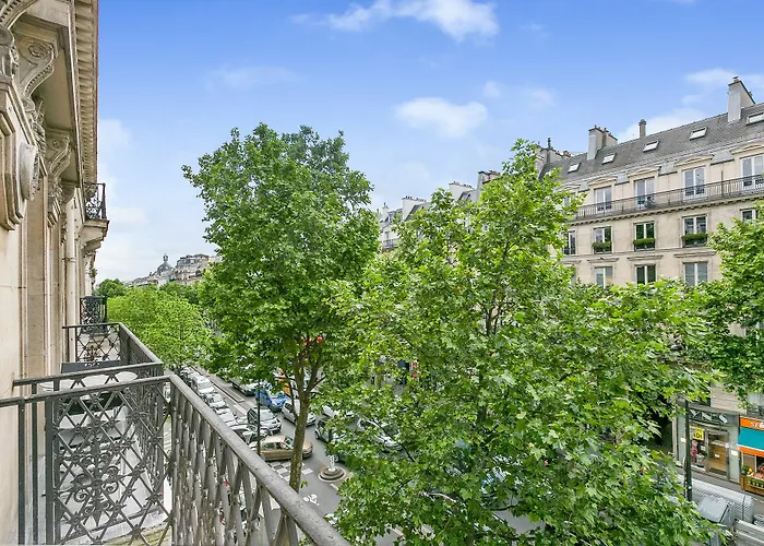 블루 나이트 아파트먼트 108