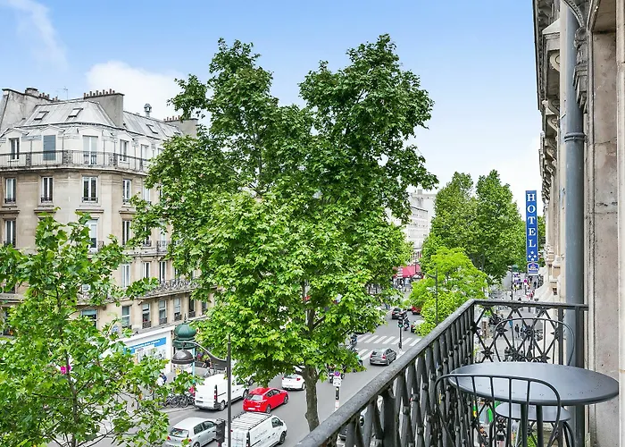 블루 나이트 아파트먼트 108 호텔