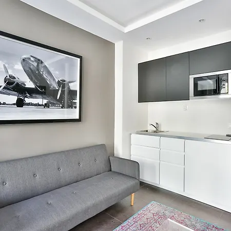 Blue Nights 108 * باريس