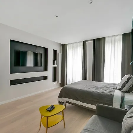 Blue Nights 108 باريس